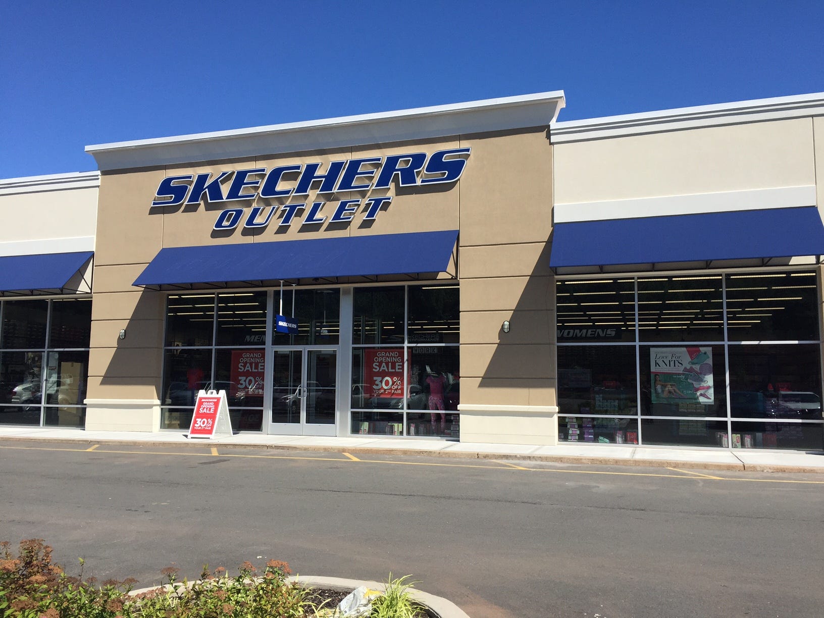 skechers at the outlet mall